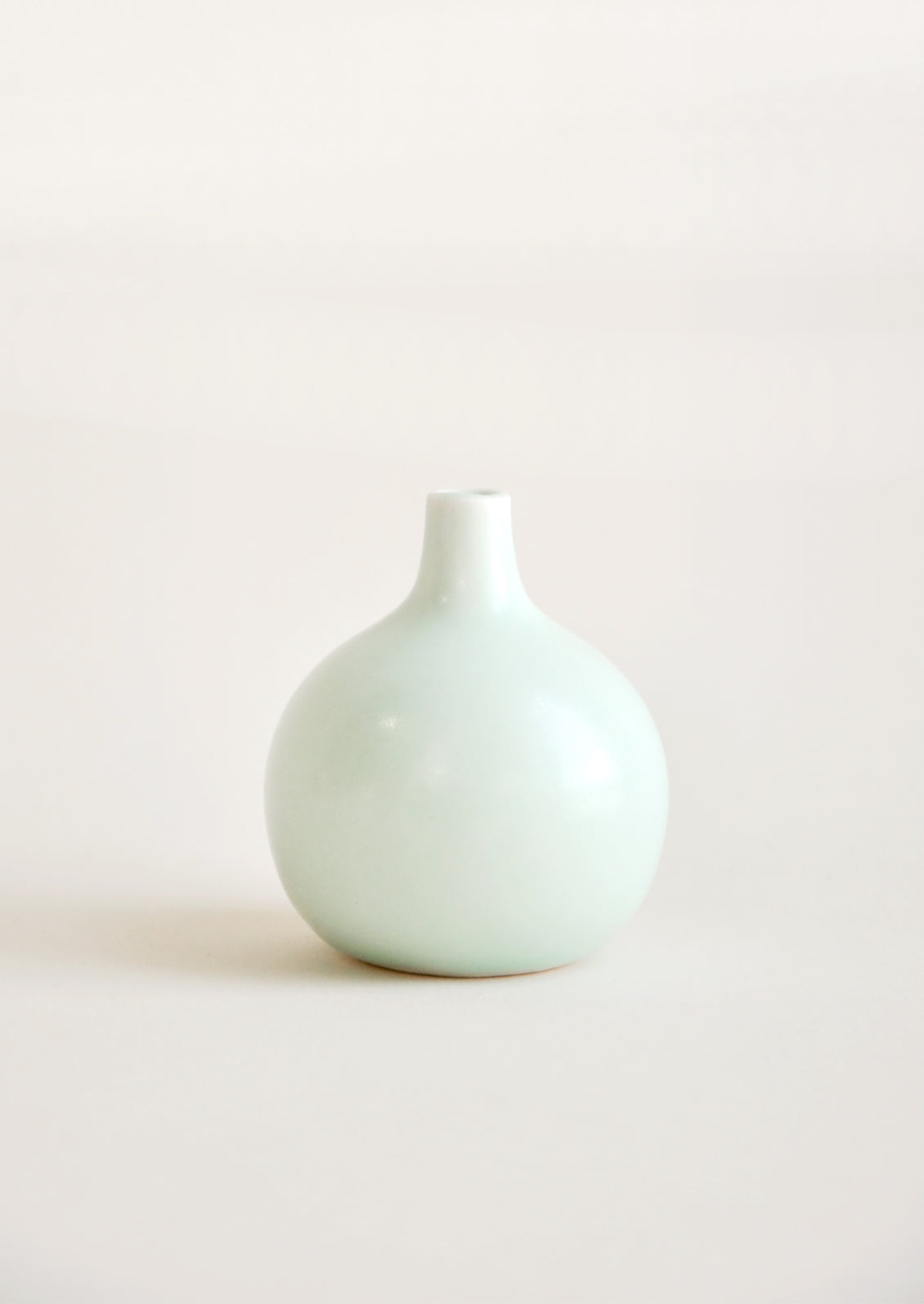Gossamer Single Stem Vase in Mint - LEIF