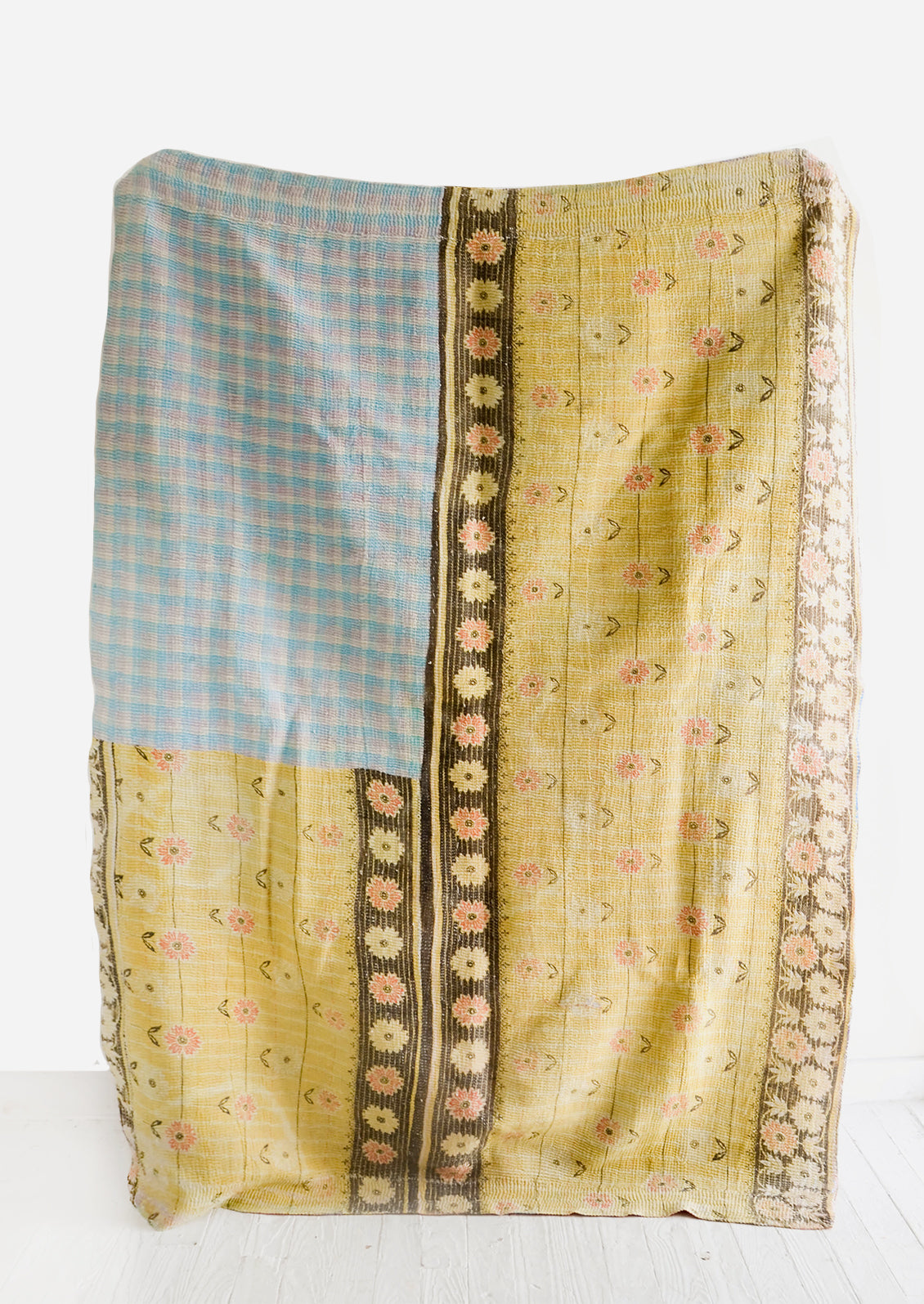 Vintage Patchwork Quilt No. 25 in  - LEIF